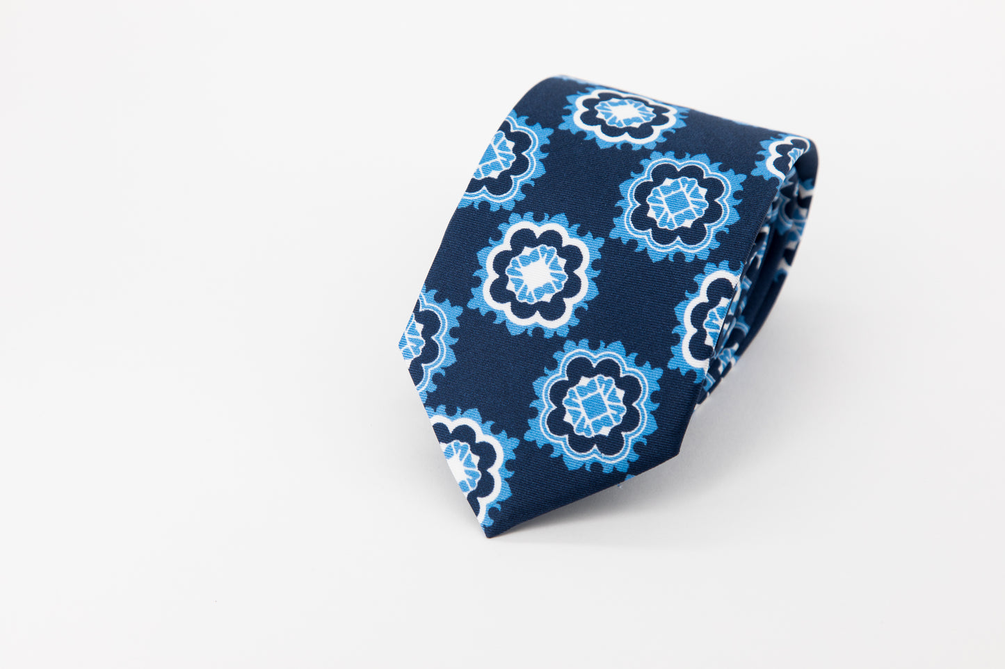 TIE - Navy & Sky Blue Flowers